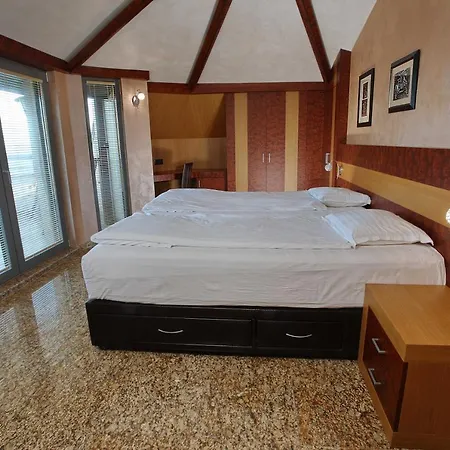 Art Complex Anel 3*